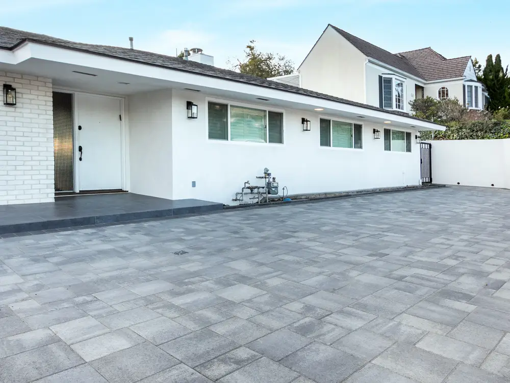 Walkway paver path